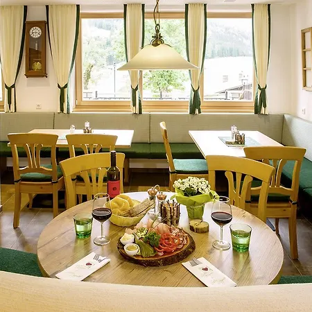 Hotel Der Paternwirt 4*